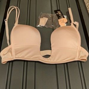Low back Deep V bra NWT size 32 A